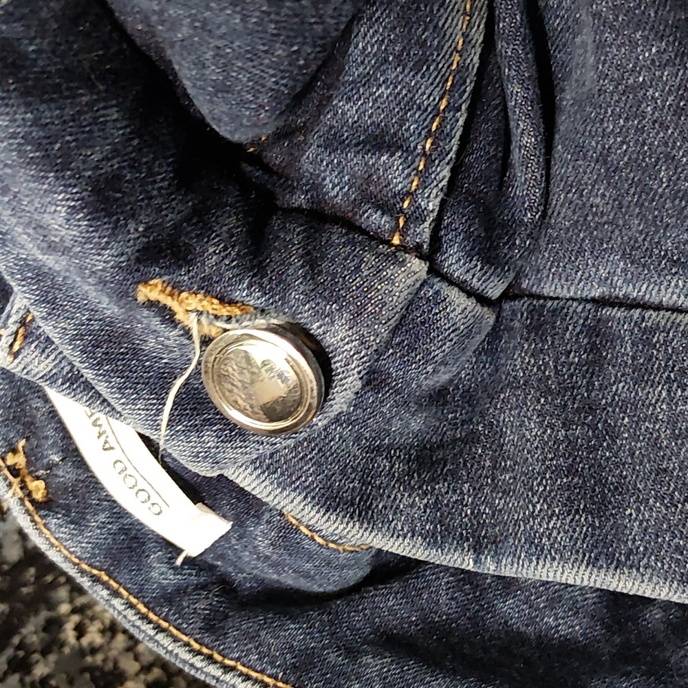 Good American Straight Leg Jeans - Picture 15 of 15